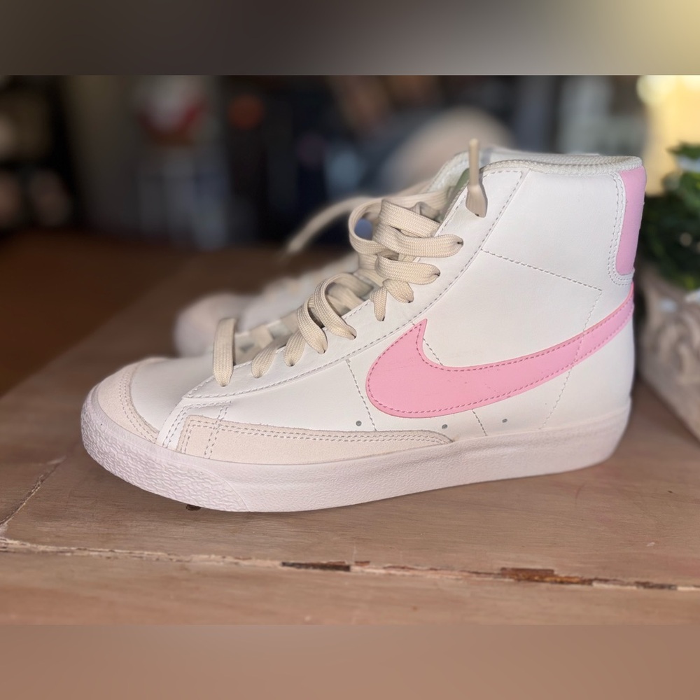 Brand new Nike blazer mid 77 pink and white